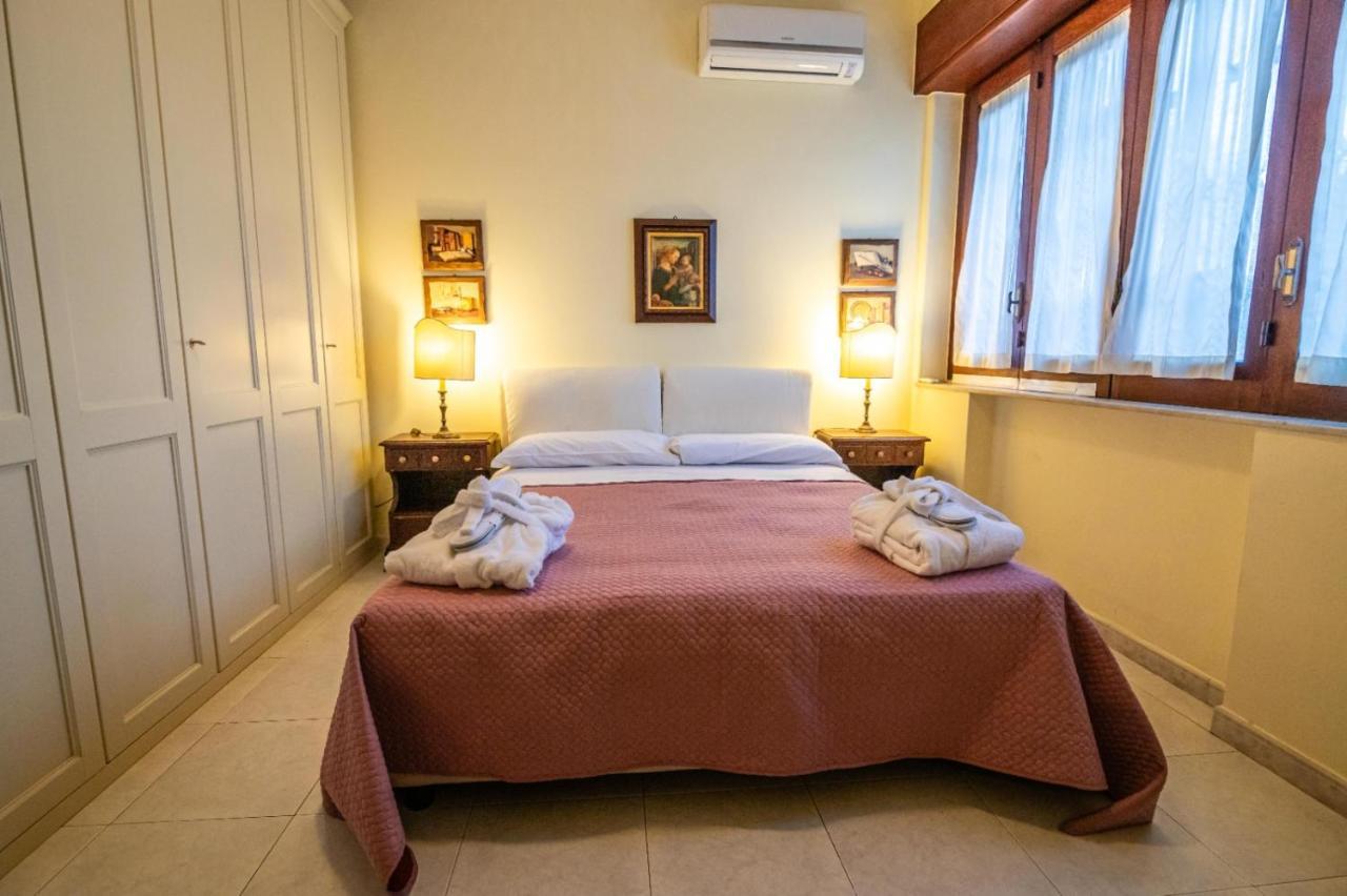 Courrier-House Leilighet Aci Castello Eksteriør bilde
